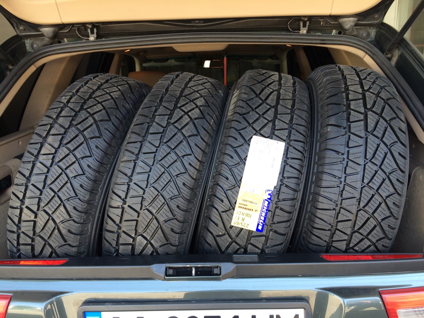 Шины мишлен кросс. Michelin Latitude Cross 215/65 r16. Michelin Latitude Cross 225/65 r17 102h. Michelin Latitude Cross r16. Michelin Latitude Cross 215/60/17 100h.