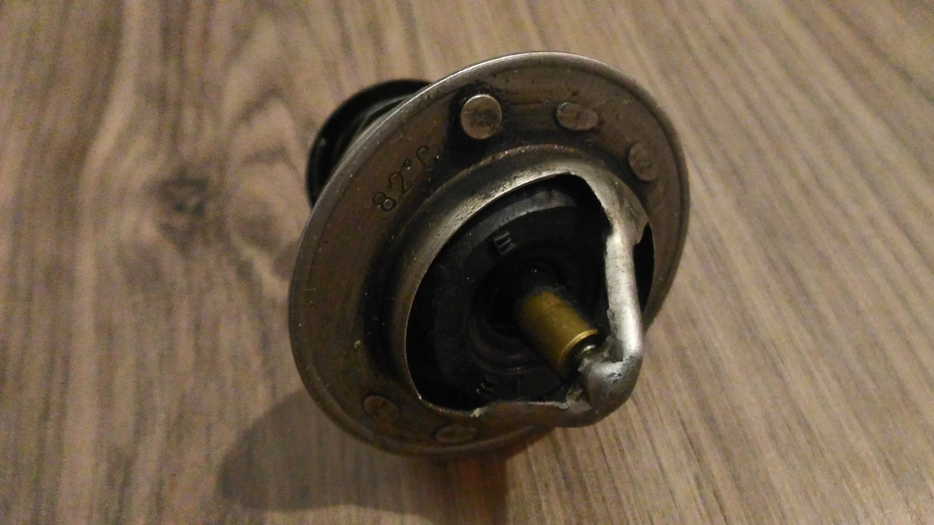 Термостат audi 80 b3 fenox. Термостат ауди 80. 2110 термостат 82. Термостат 56мм 88 градусов тойота марк 2. Gmb nhw20 помпа инвертора.