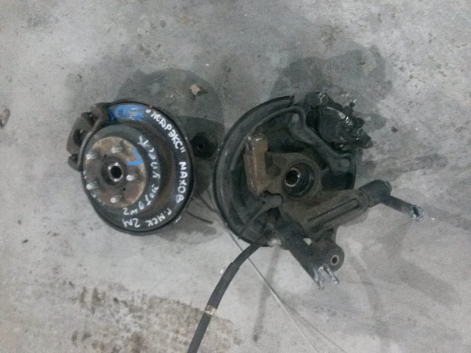 Ступица на субару импреза задняя левая. Задняя ступица легаси b12. Ступица импреза gh. Субару импреза ступицы задние. Ступица субару импреза.