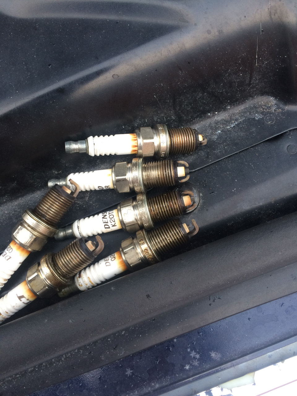 Стояли денсо, проездил на них около 5тыс.км. — BMW 5 series (E60)