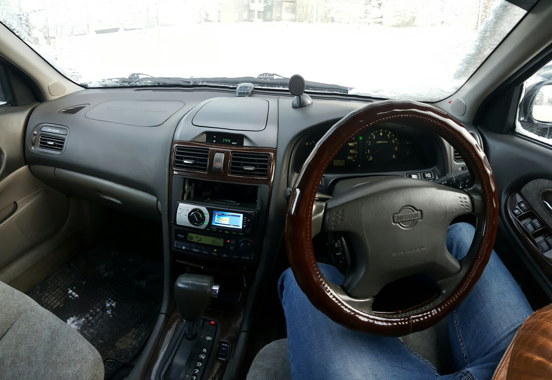 Управление ниссан цефиро. Nissan Cefiro 2001 салон. Nissan Cefiro 2000 салон. Ниссан Цефиро а33 2000. Nissan Cefiro a33.