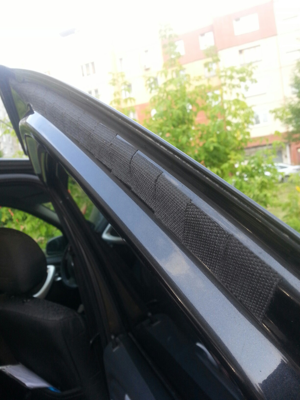 Скрип уплотнителей дверей. — Renault Logan (1G), 1,6 л., 2012 года ...