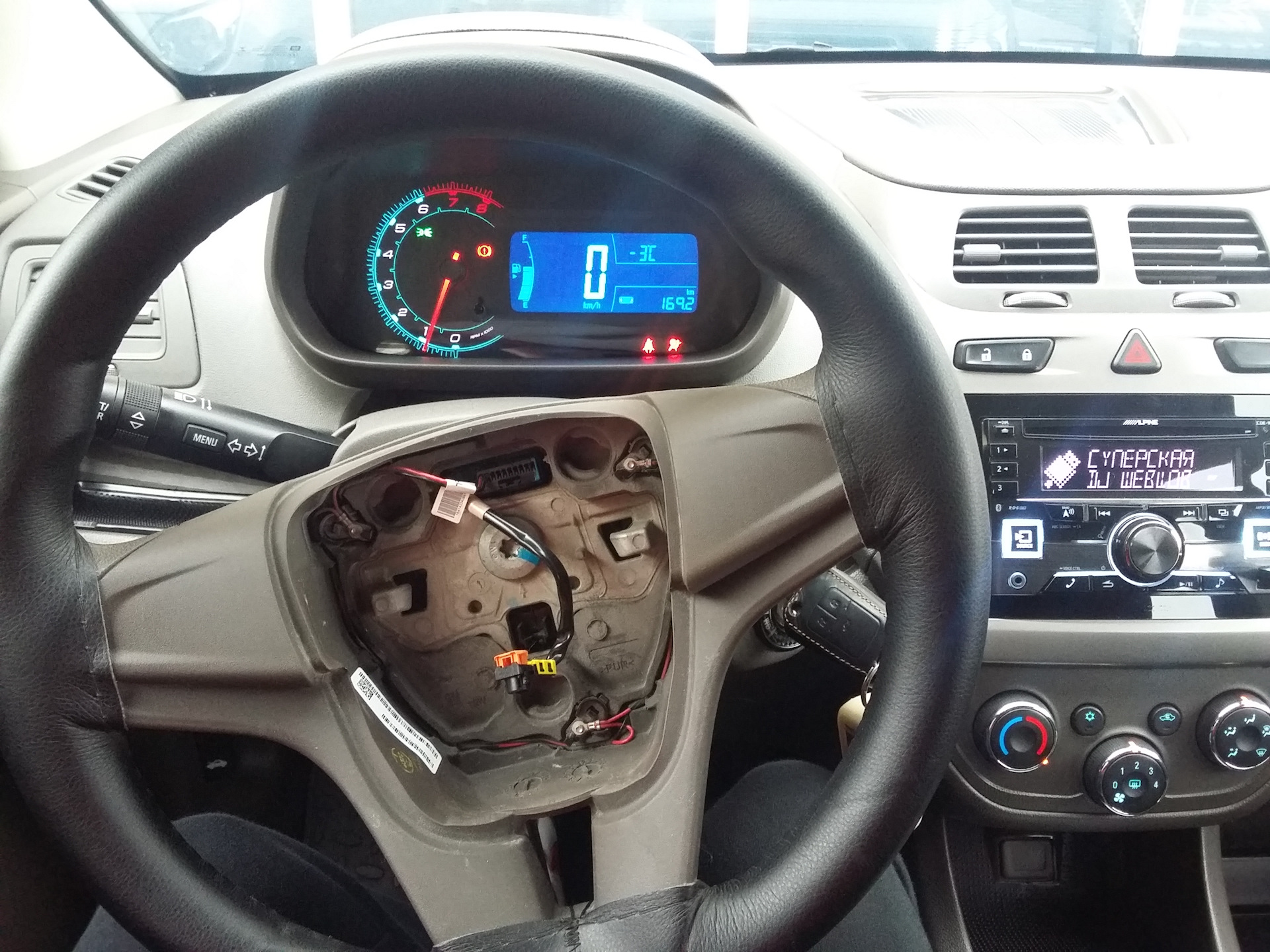 Как снимать руль кобальт Установка кнопок ДУ от Кузи на Кобальт - Chevrolet Cobalt (2G), 1,5 л, 2014 года