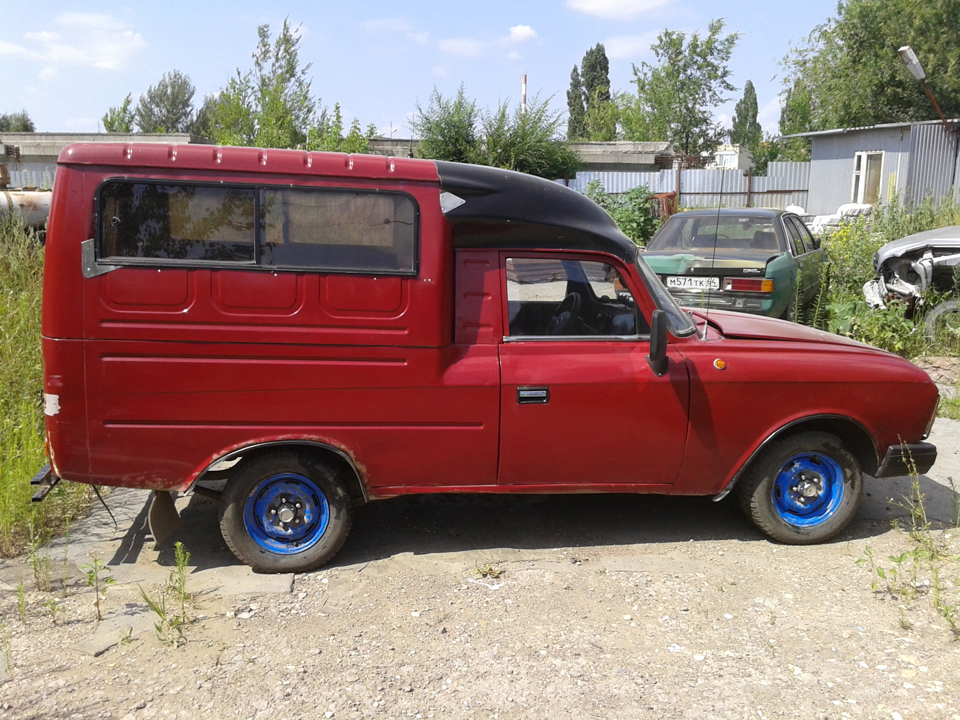 Москвич пирожок. М 2715. Устройства авто ИЖ 2715 Бизон-1. Москвич фургон 2715 Tuning. Автомобиль ИЖ 2715 внутри.