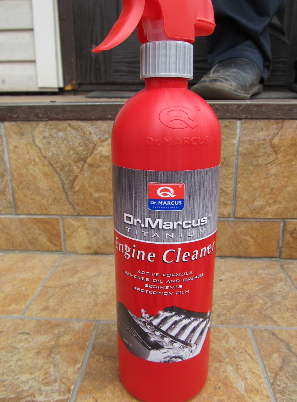 решил помыть двигатель, почистить дроссель и заменить Прокладку крышки ...