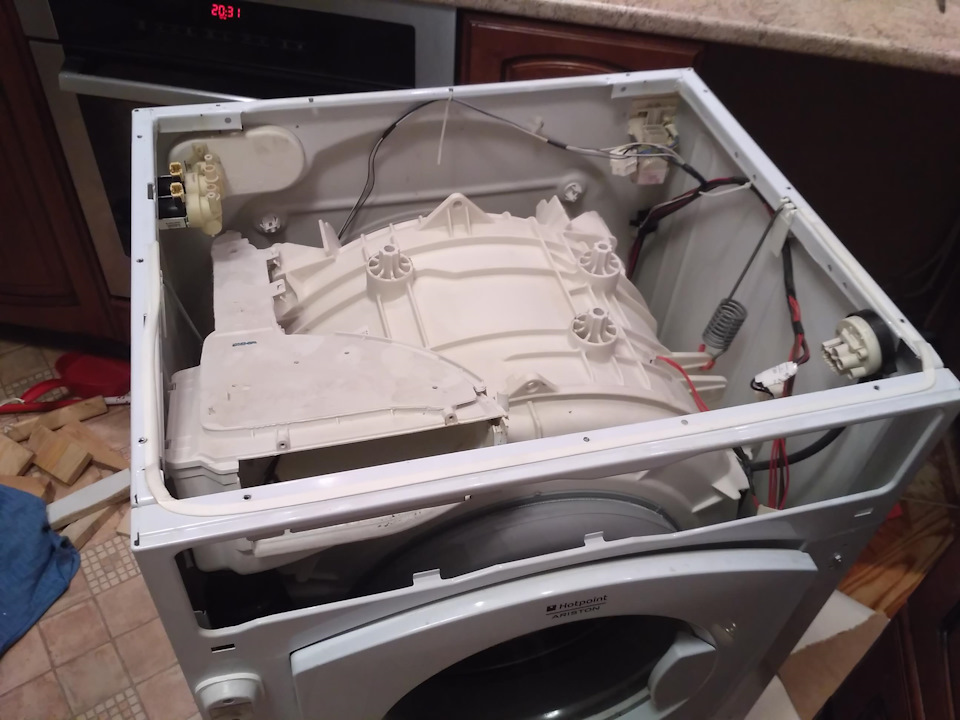 Стоимость замены манжеты люка стиральной машины Аристон в Москве