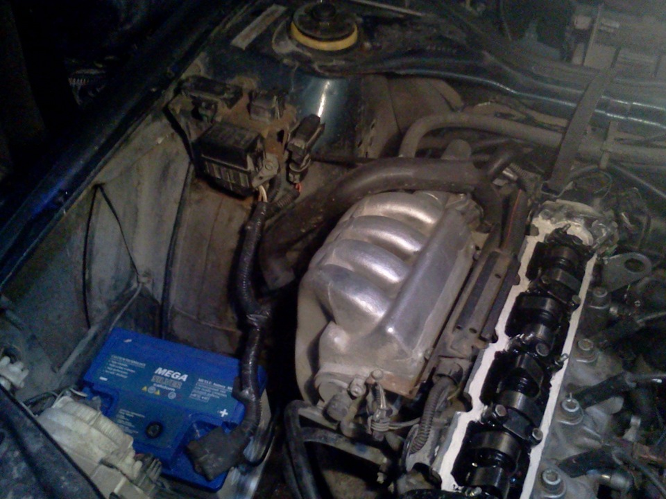 решил поменять прокладку клапанной крышки и тут понеслось ))) — Москвич ...