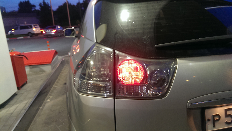Не горит левый задний габарит — Lexus RX (2G), 3 л, 2006 года ...