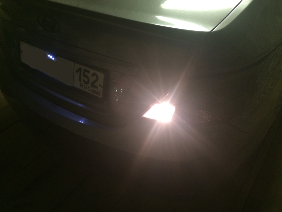 Задний ход солярис 2012. Задний ход солярис 2012. Лампы заднего хода hyundai solaris 2016. Солярис фонари заднего хода. Hyundai солярис 2011 сзади.