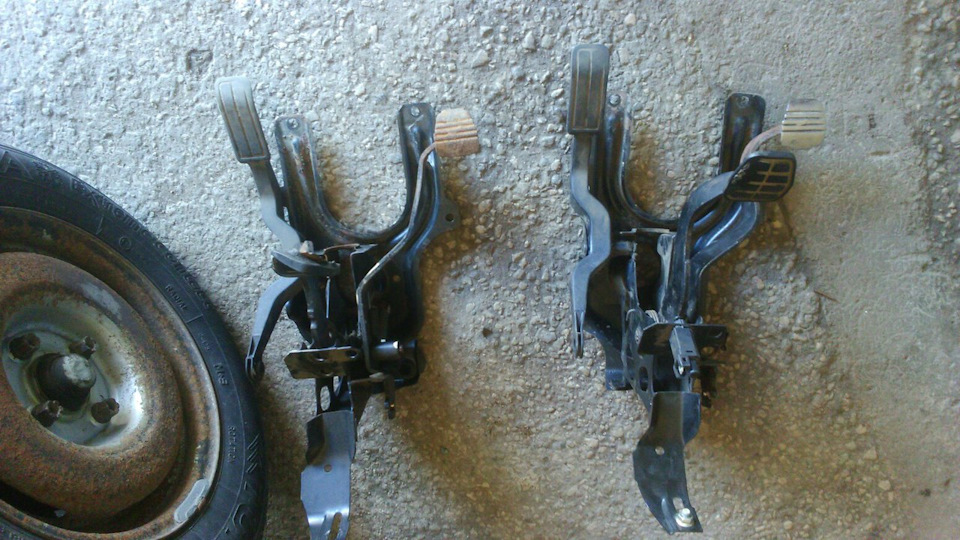 Замена педалей — Volkswagen Golf Mk2, 1,6 л, 1989 года | своими руками ...