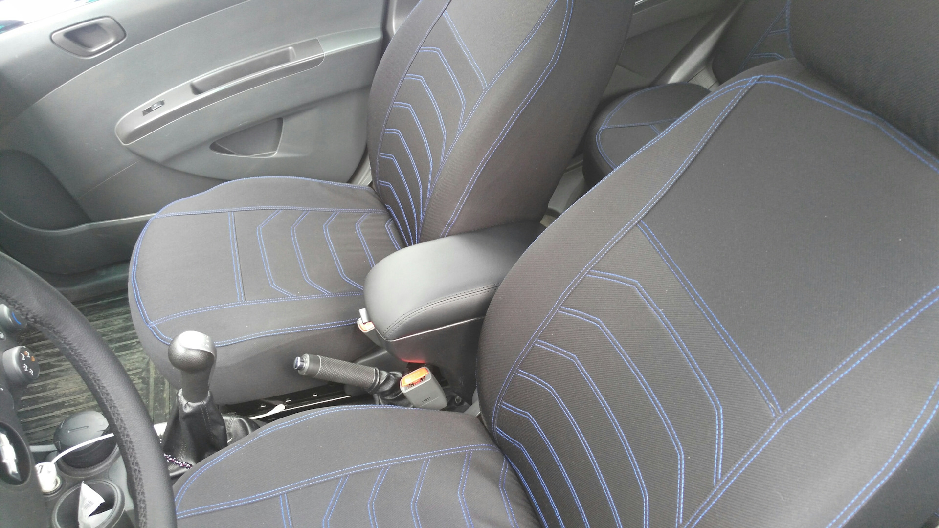 Spark чехлы. Chevrolet Spark m300 чехлы. Чехлы на Шевроле Спарк м300. Чехлы из льна на Шевроле Спарк 2011-2013. Ништяки Spark m300.
