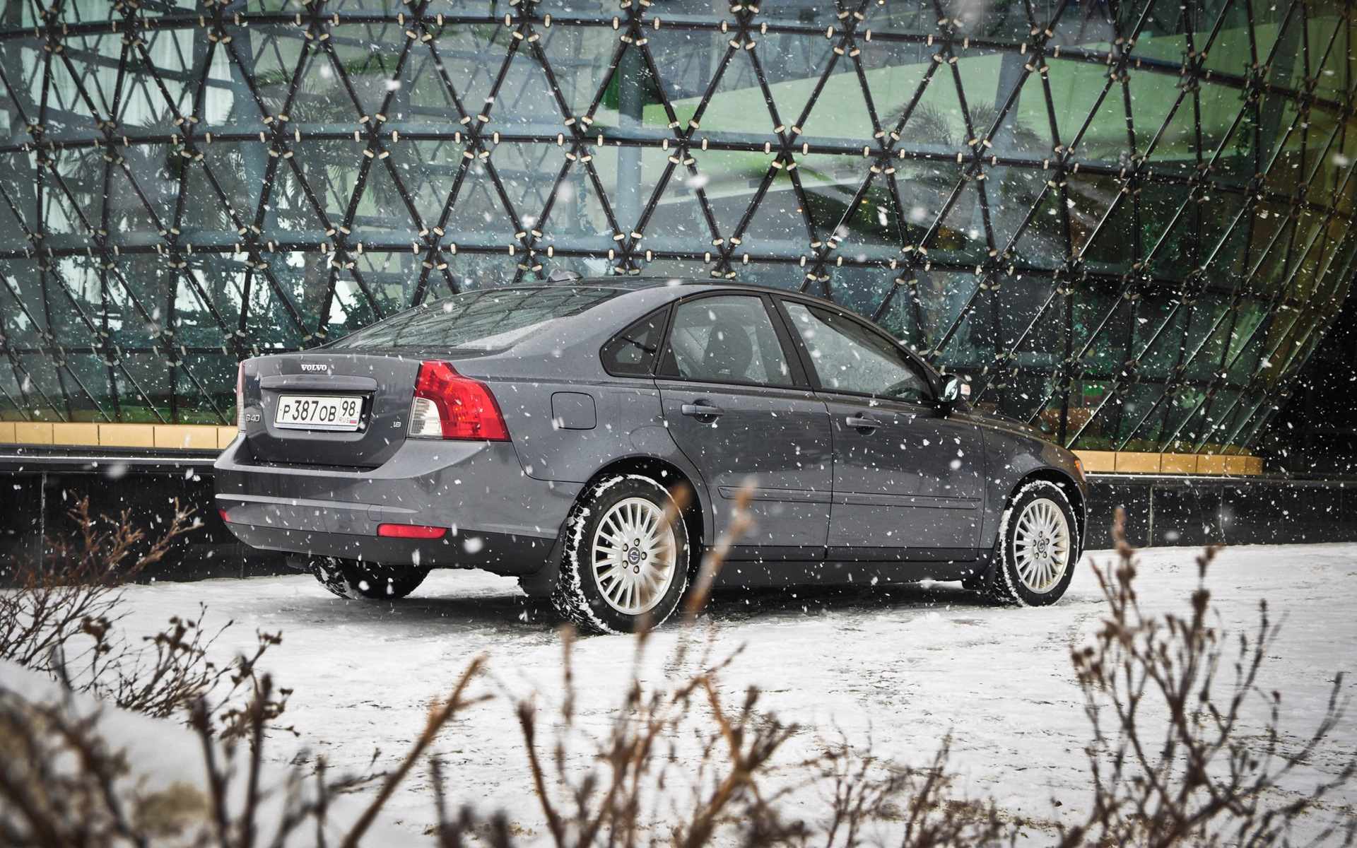 Сер 40. Volvo s40 1.8. Вольво s40 зимой. Вольво с40 серый. Volvo s40 II (MS) 1.8.