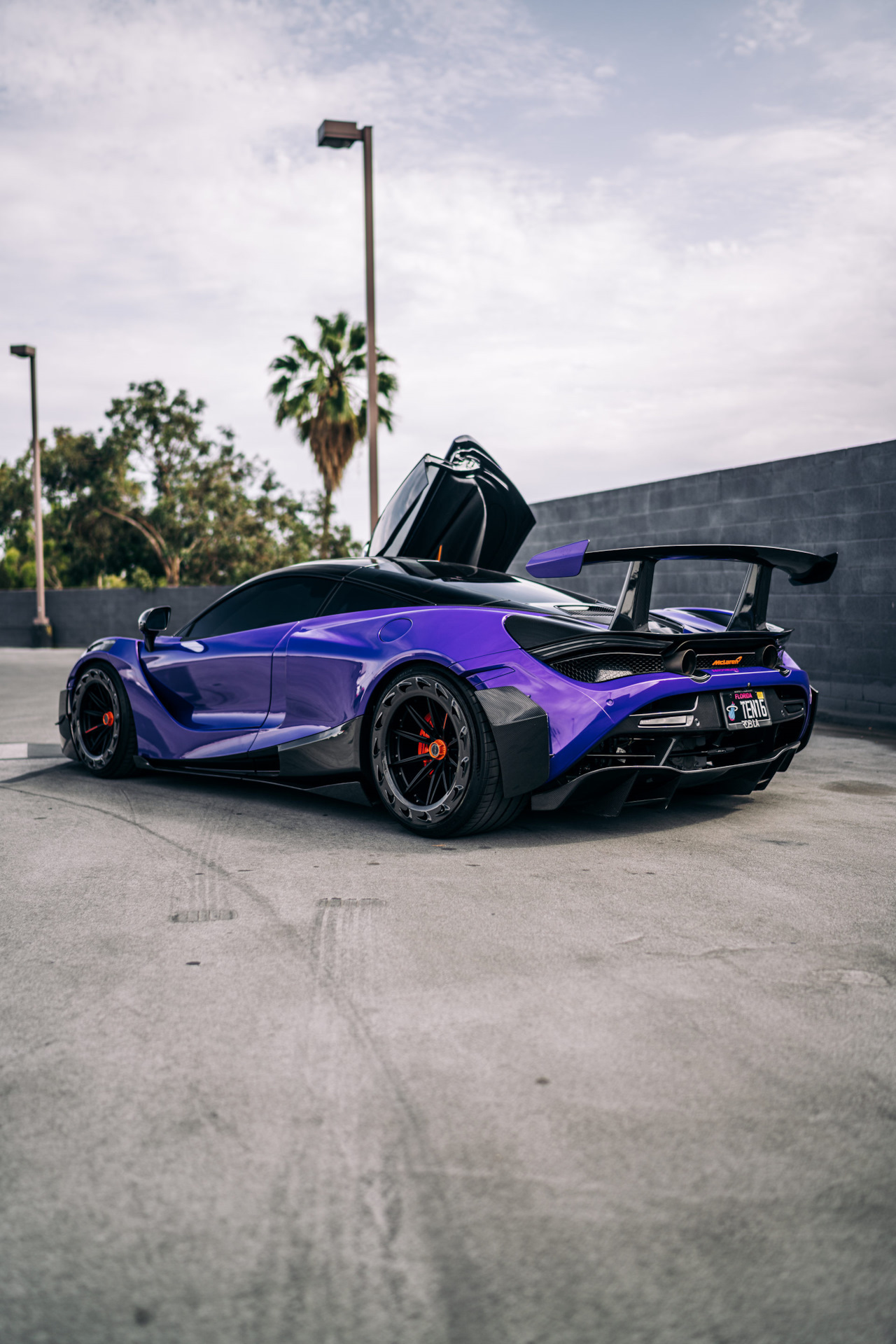 MCLAREN 720s Purple