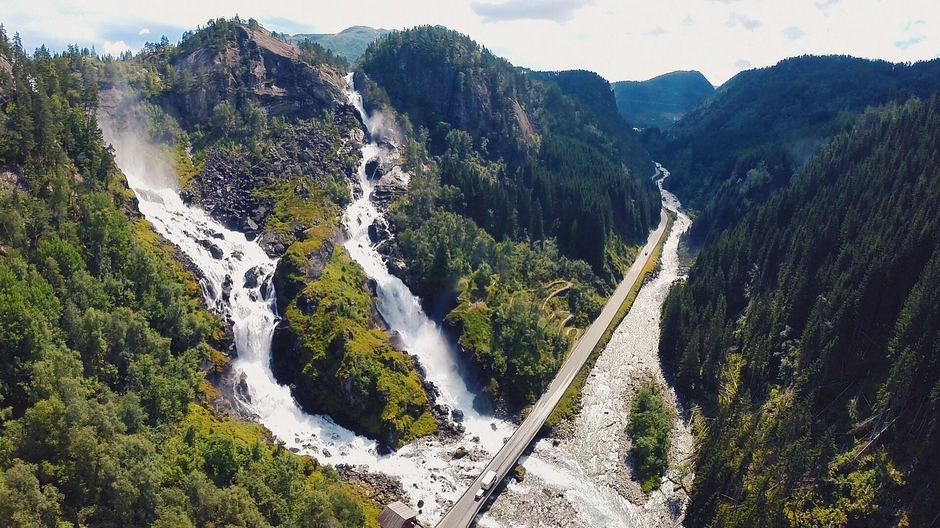 Водопад Latefossen