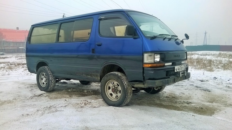 Toyota Hiace 4