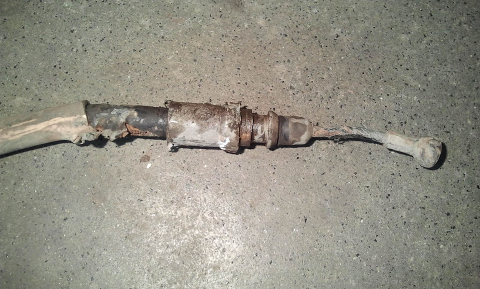 4. Эта часть троса крепится к суппорту. — FIAT Scudo II