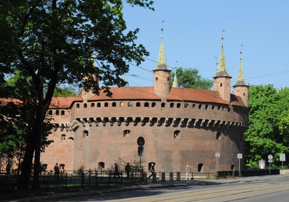 Барбакан. Барбакан (Краков). Барбакан в Москве. Барбакан старые фото.