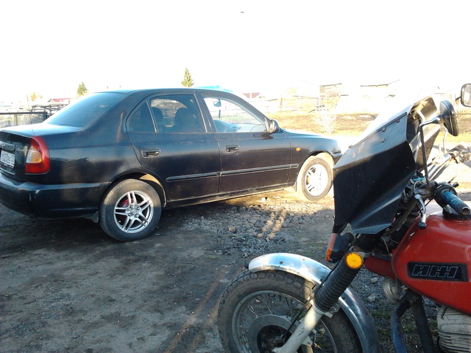 колодки задние акцент тагаз какие лучше. a92d6e2s 960. колодки задние акцент тагаз какие лучше фото. колодки задние акцент тагаз какие лучше-a92d6e2s 960. картинка колодки задние акцент тагаз какие лучше. картинка a92d6e2s 960. Всем привет, наконец-то дошли руки до замены задних тормозных колодок.Первым дело поднимаем авто и ставим на "пеньки". С двух сторон.