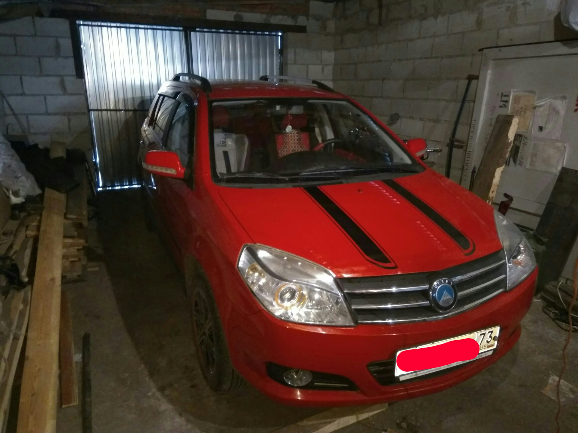 Наклейки на капот — Geely MK Cross, 1,8 л, 2013 года | стайлинг | DRIVE2