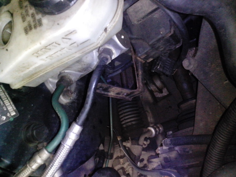 Плавающие обороты и тугая педаль газа — Renault Scenic I, 1,6 л, 2001 ...