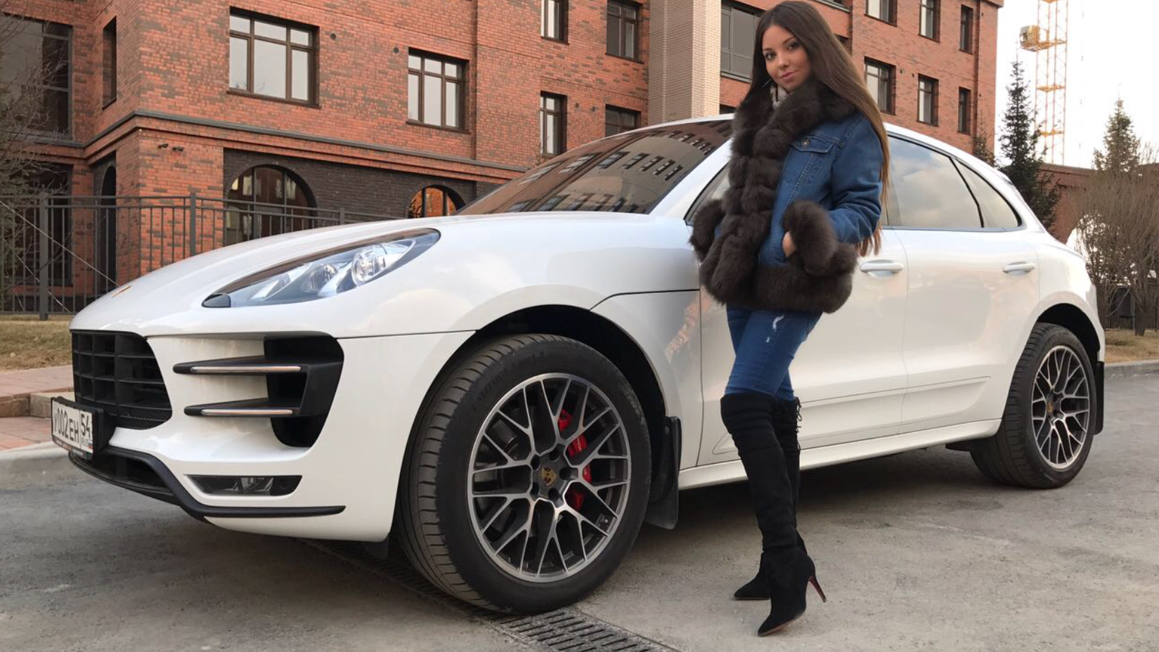 Девушка маканв. Porsche Macan drive2.