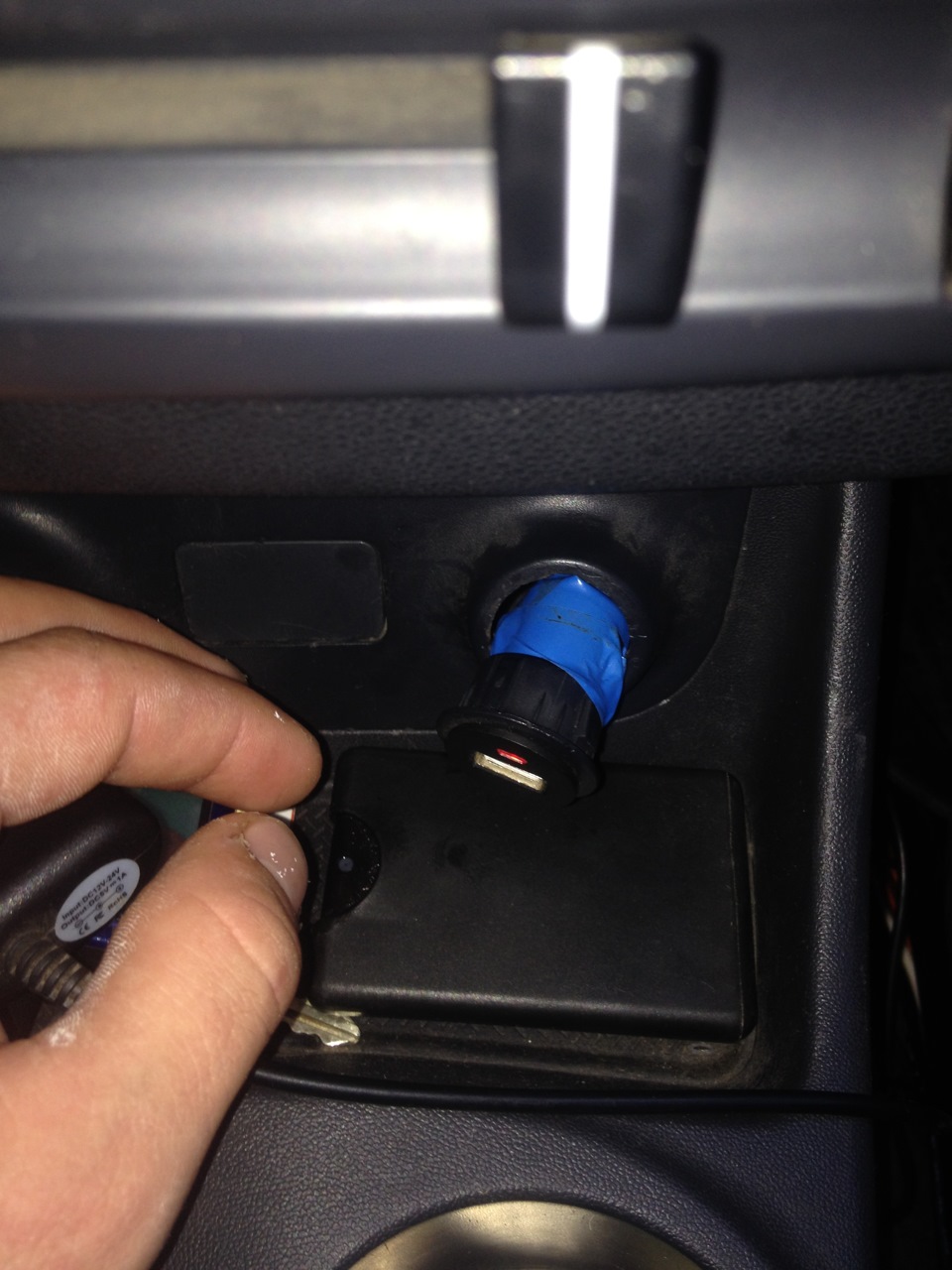 USB для зарядки тел) — Hyundai Getz, 1,4 л, 2006 года | электроника ...