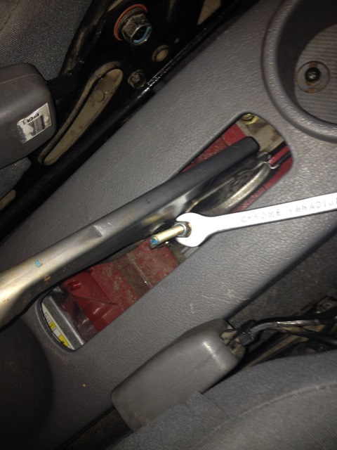 Стояночный тормоз — Chevrolet Aveo Sedan (1G), 1,4 л, 2011 года ...