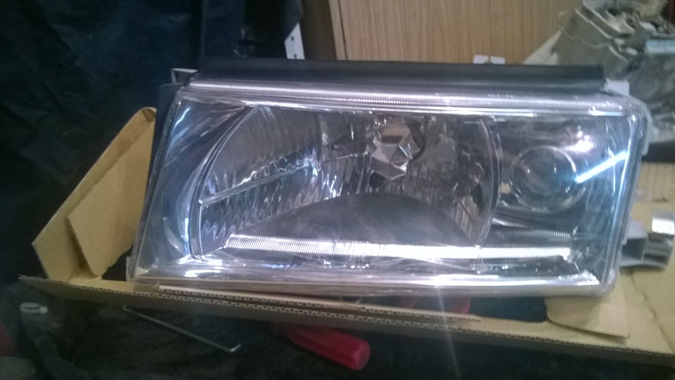 Стекла фар skoda superb 1. Фара octavia a4. Skoda octavia tour линзы. Фара octavia a4. Фара octavia a4.