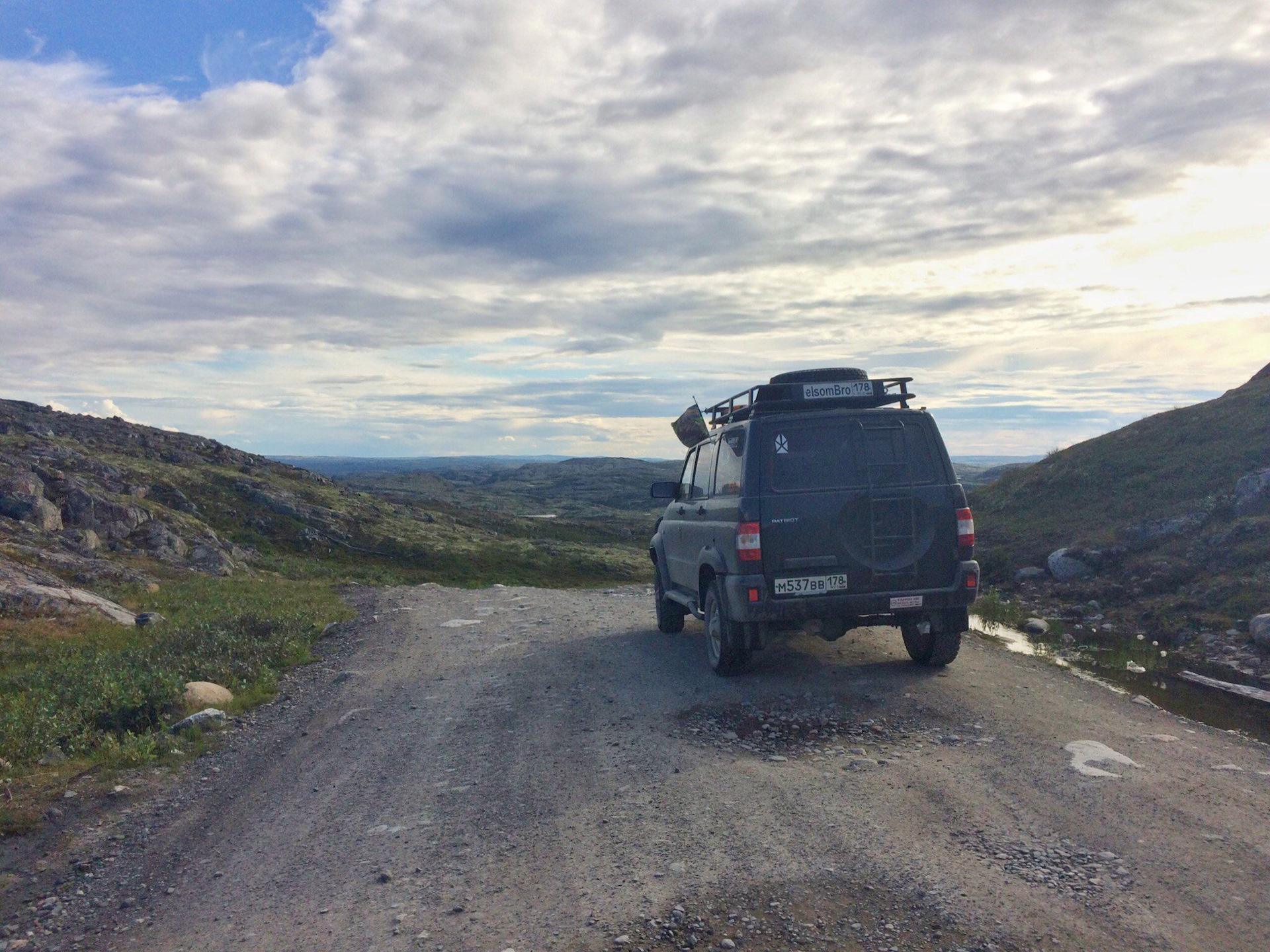 Поездка по полуострову была очень не продолжительна. Дороги на полуострове рыбачий. 2 брата кольский полуостров. Ловозерские тундры. Поездка по полуострову была очень не продолжительна.