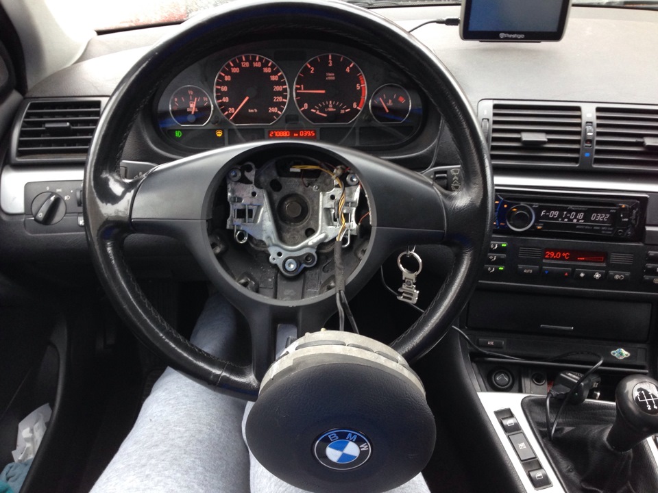 Как снять руль бмв е46 Старый новый спорт руль - BMW 3 series (E46), 2 л, 2001 года аксессуары DRIVE2