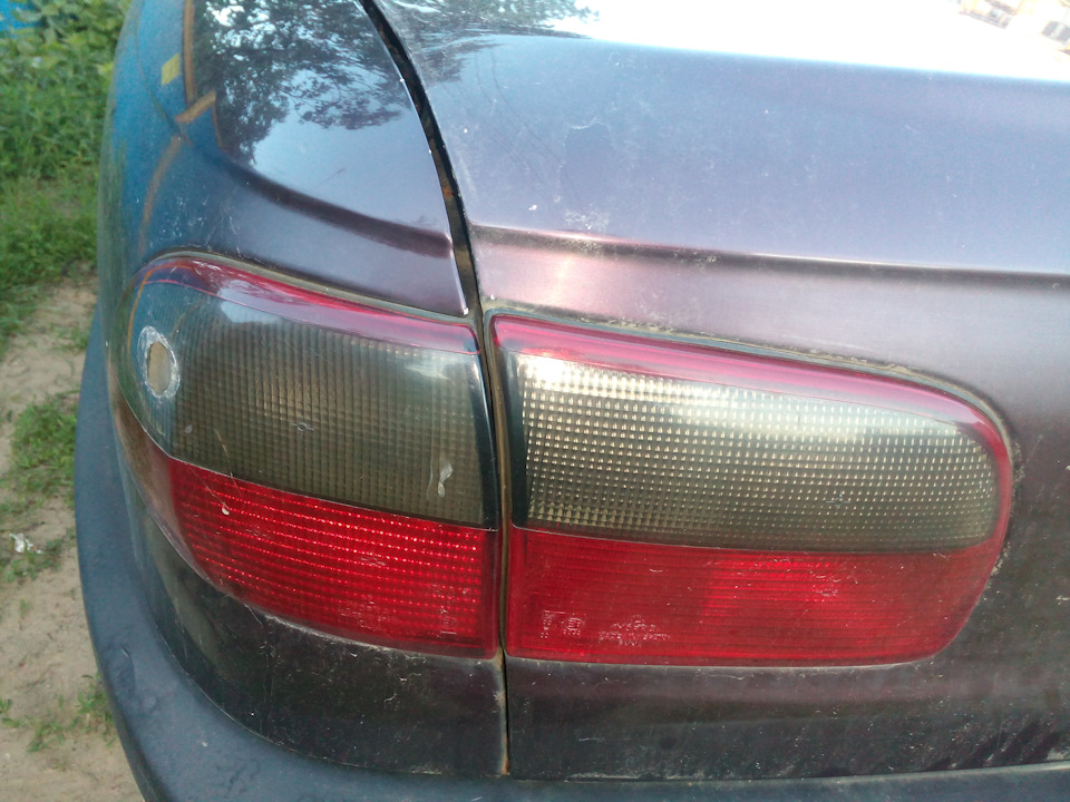 Крышка багажника киа церато. Зазор багажника на приоре хэтчбек. Зазоры багажник на киа рио 4. Vitz зазоры крышки багажника. Зазор багажника солярис 2015.