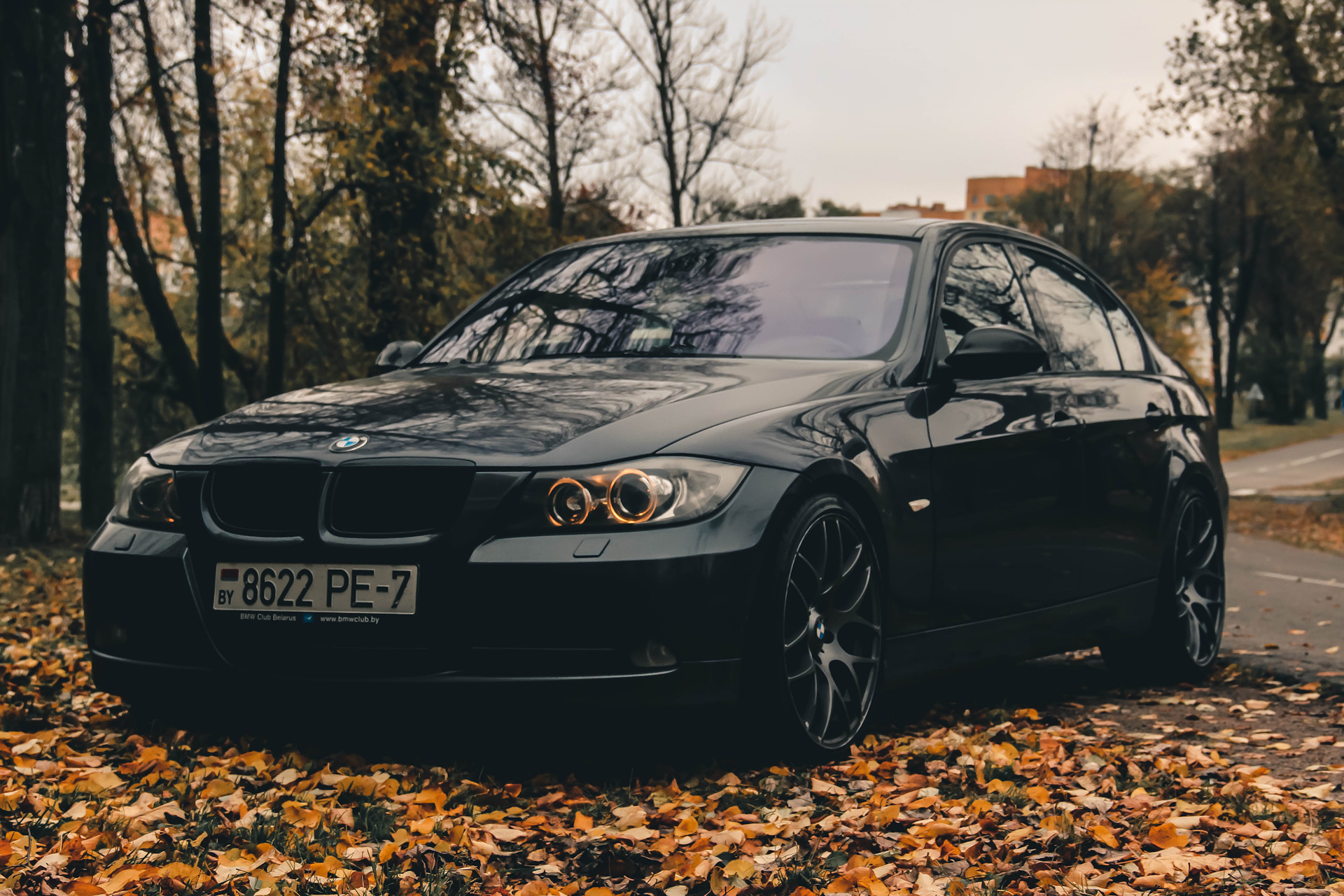 BMW E90. Технические характеристики, фото BMW 3 серии E90.