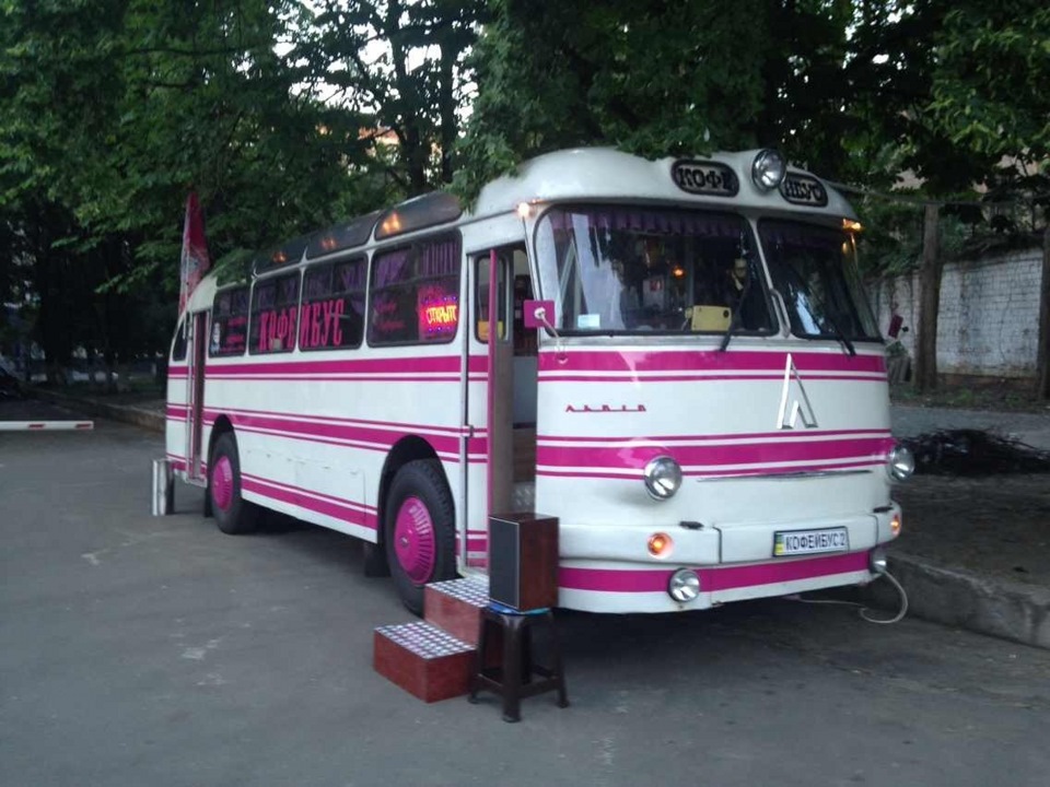Гоу 2 бус ретро. Ретро автобус. кофейбус.