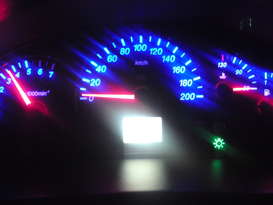 16-ти цветовая гамма панеля приборов с пультом управления — Lada Приора ...