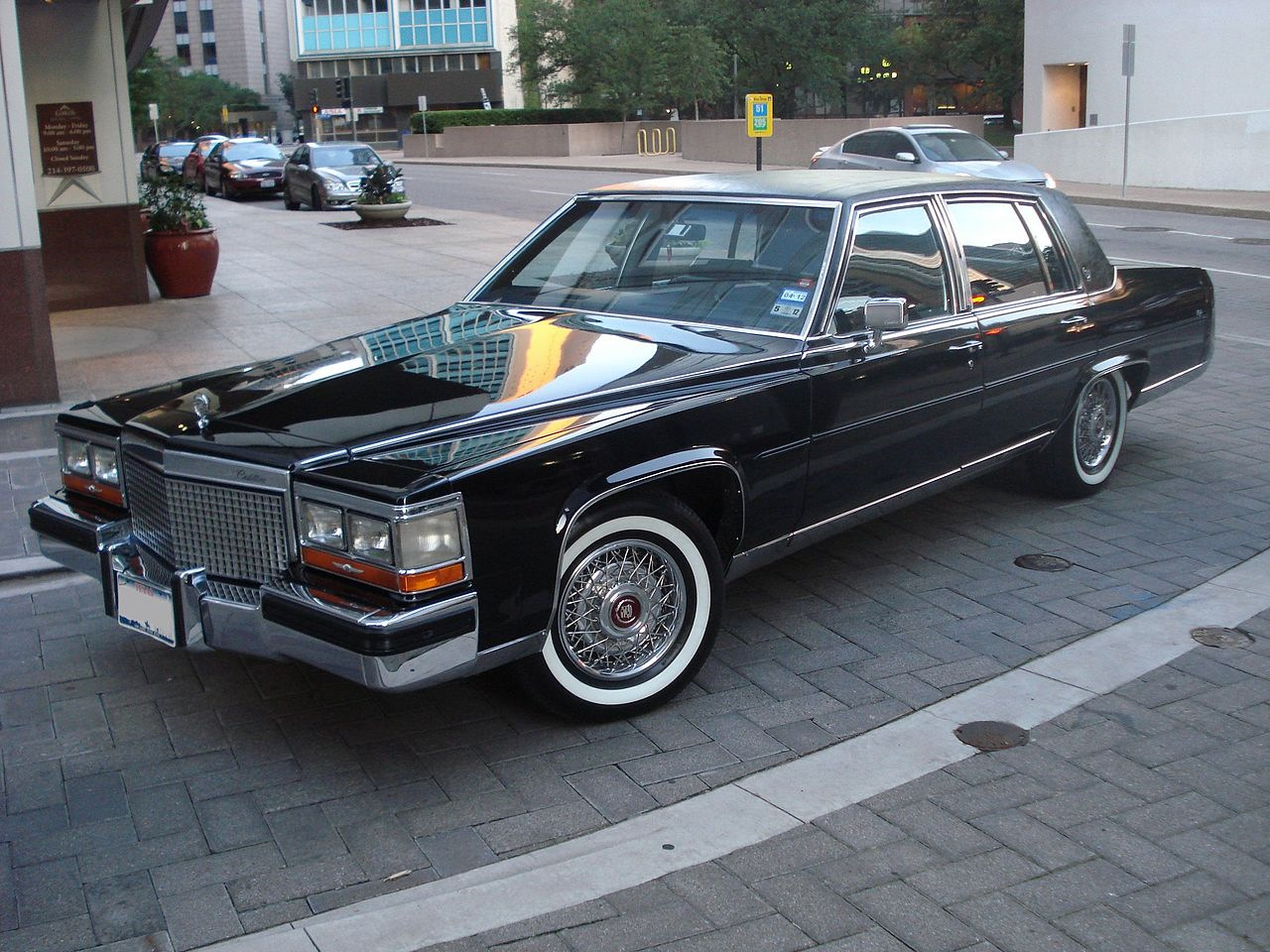 Cadillac Fleetwood Brougham 1987