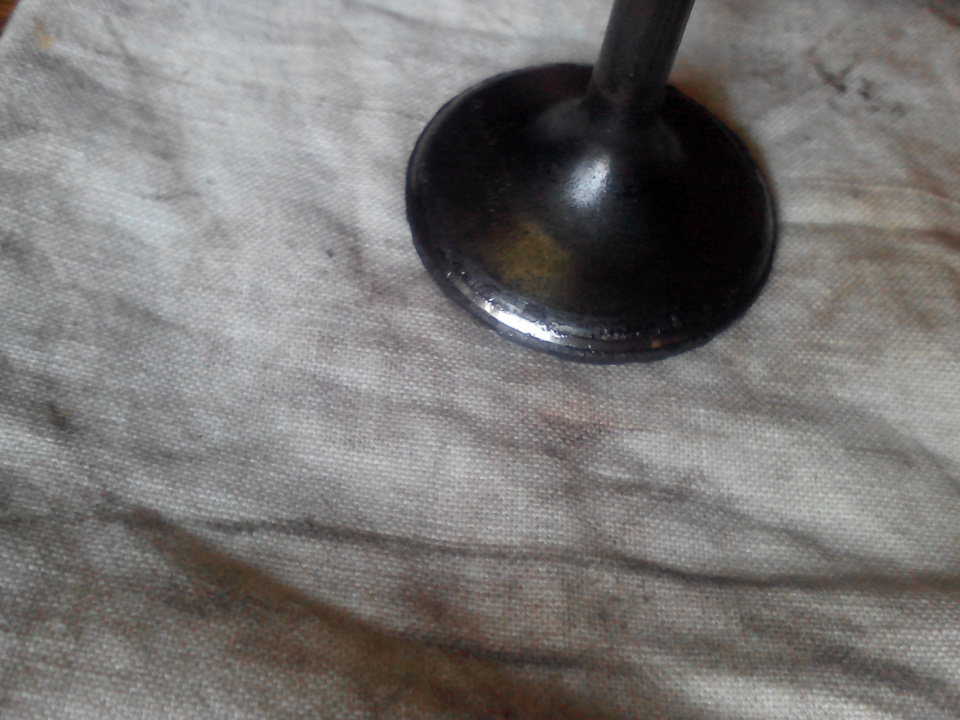 нагар и на внутренней кромке, но рабочая кромка без повреждений — Subaru Impreza (GE/GH)