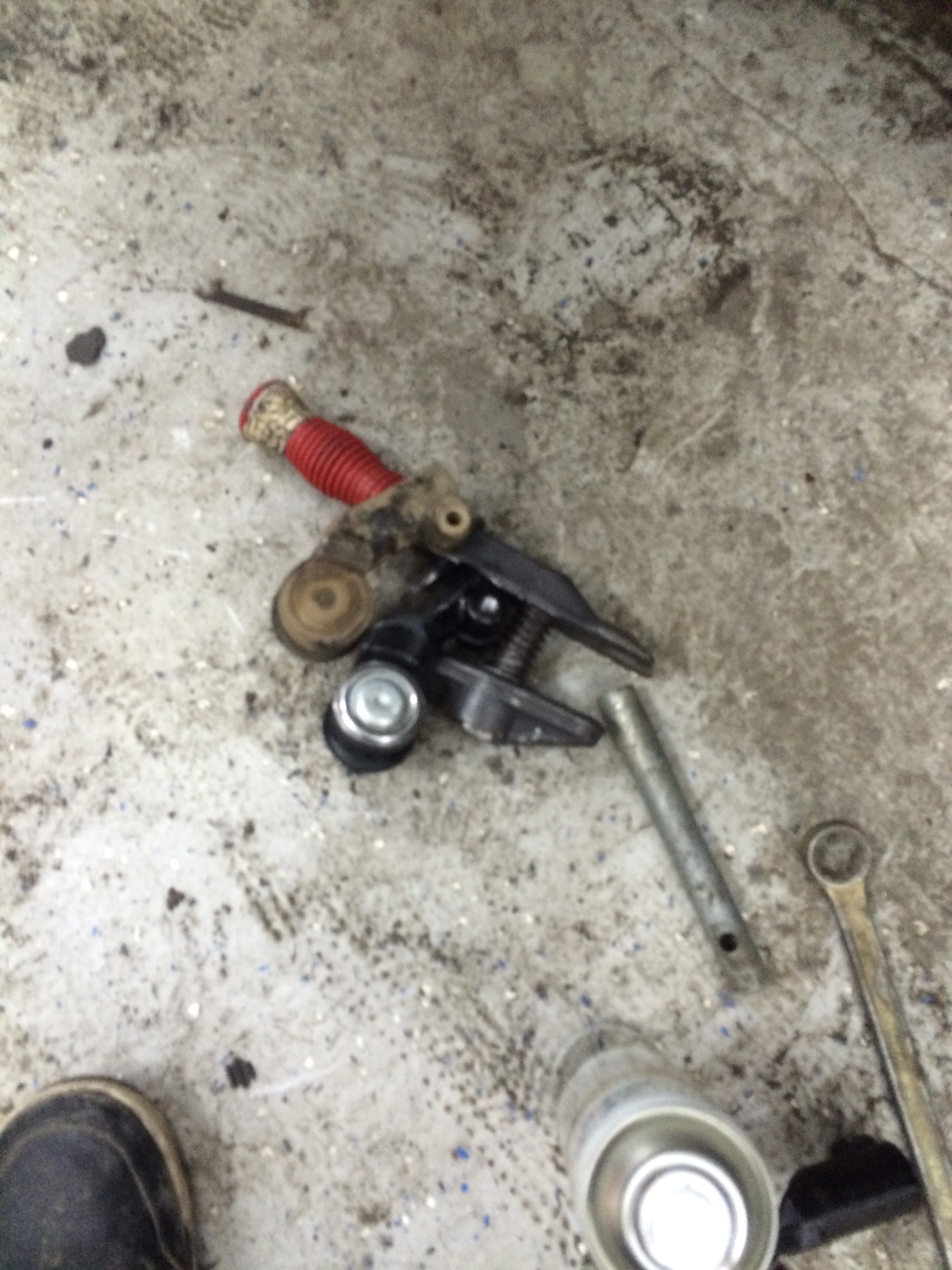 Замена рулевых наконечников и чуть-чуть ближе к земле)) — DRIVE2