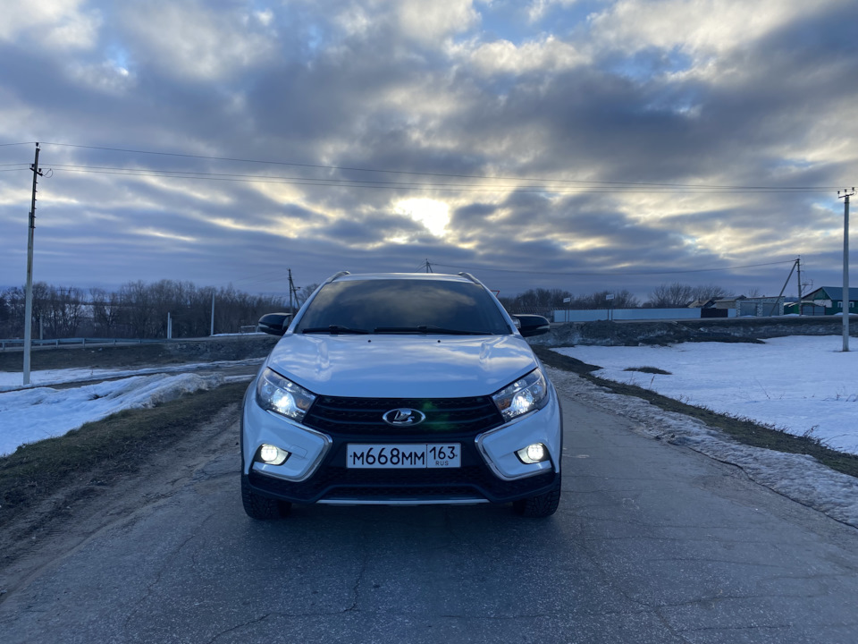 24®. Диски Веста Спорт на Весту СВ Кросс + Мини-линзы в ближний — Lada ...