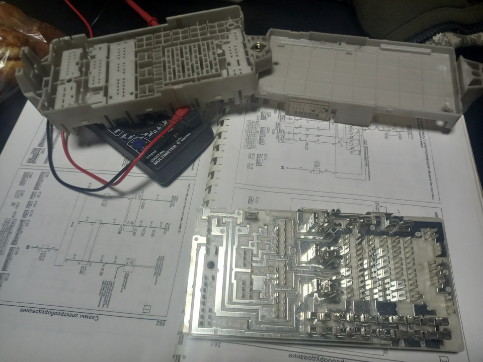 Блок салонных предов — Mitsubishi Lancer IX