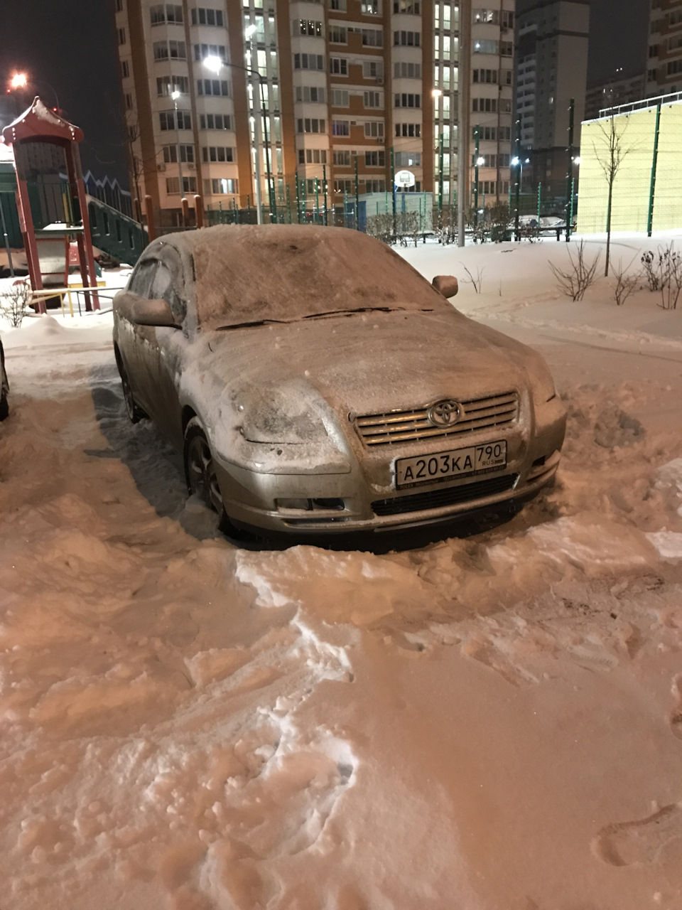 Упал свет. Кто подскажет? — Toyota Avensis II, 2 л, 2003 года | поломка |  DRIVE2