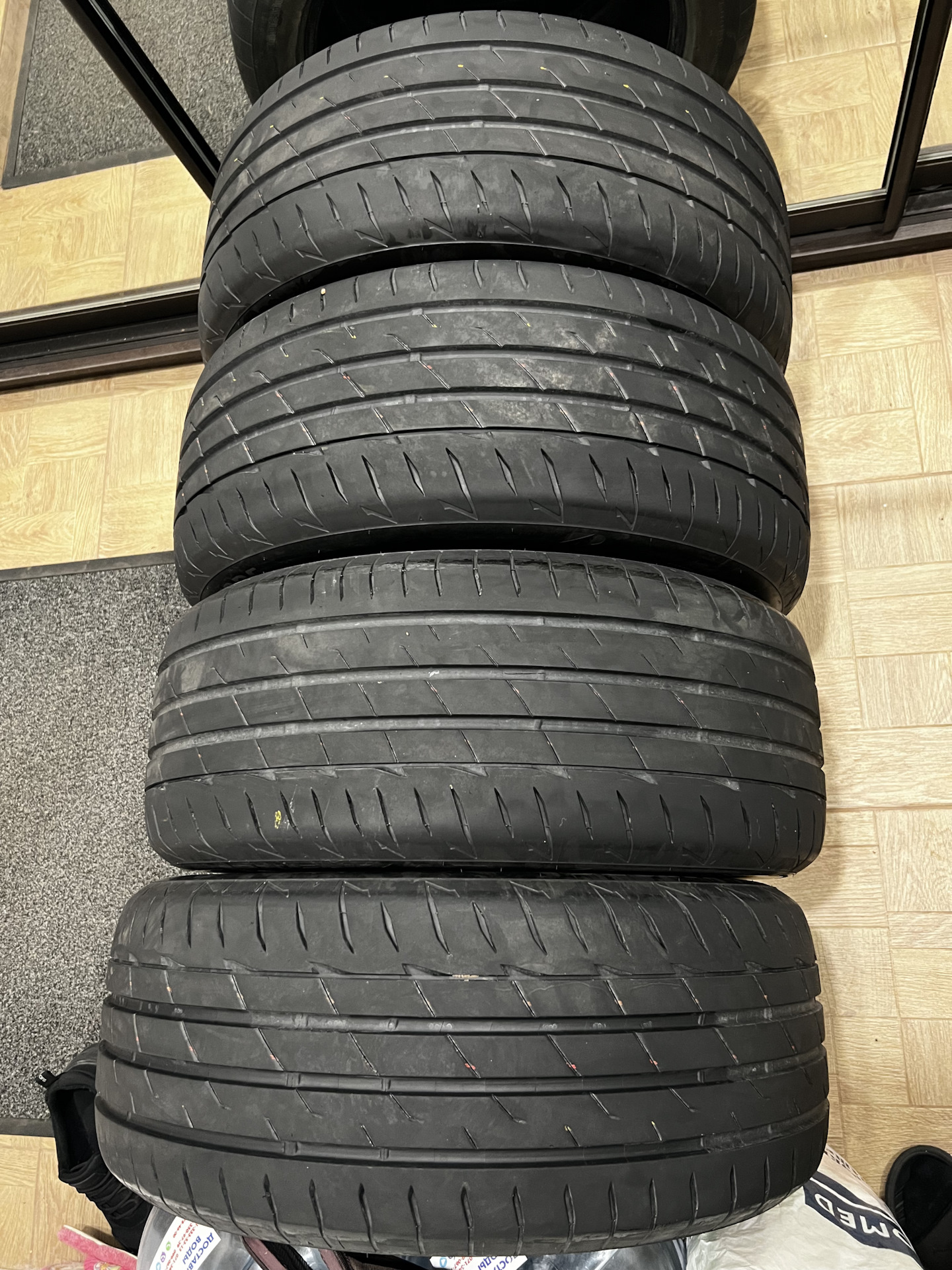 Резина 235 65 18 летняя. Bridgestone potenza Adrenalin re004. Летняя шина Bridgestone potenza Adrenalin re004 фото. Фото Аккорд 7 на резине 235 40р17 j7.