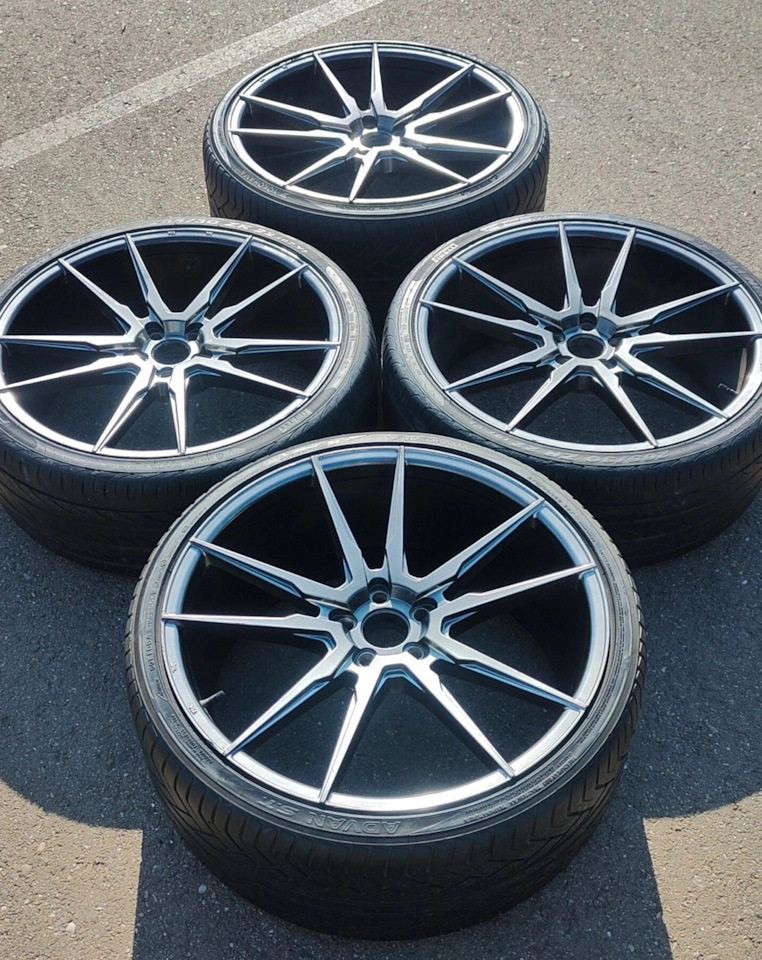 Шины летние Yokohama 275/30 R22, литые диски 10,5Jx22 ET30 5x112 на ...