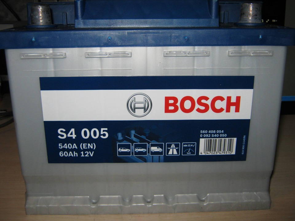 Серийный номер акб bosch. Год выпуска аккумулятора бош s4. Маркировка аккумулятора бош. 0092s40240 bosch. Маркировка аккумуляторов bosch.