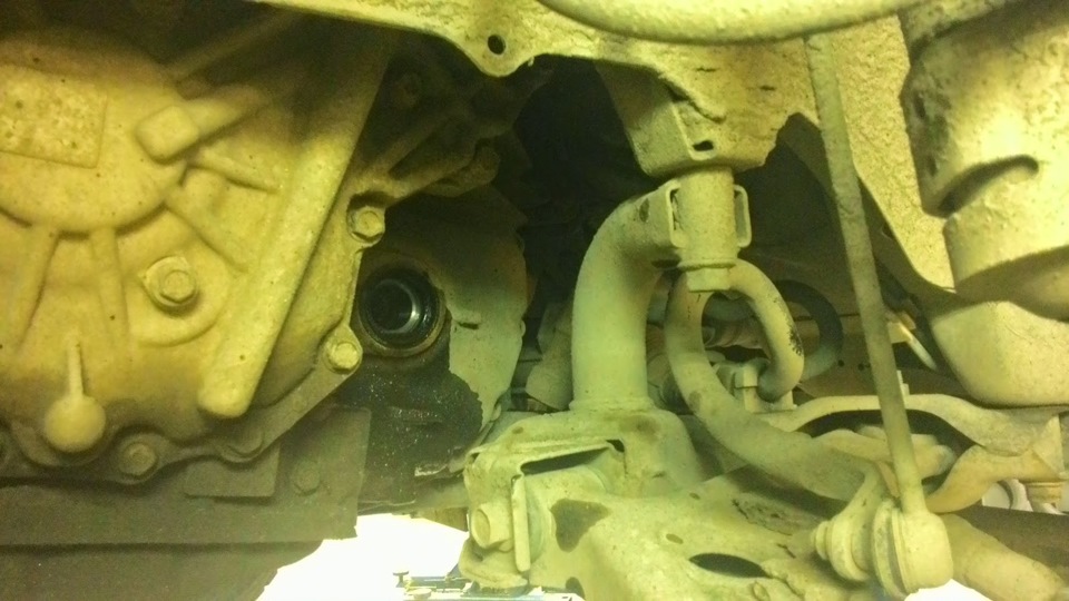 порвался пыльник — Mitsubishi Outlander XL, 2,4 л, 2010 года | визит на ...