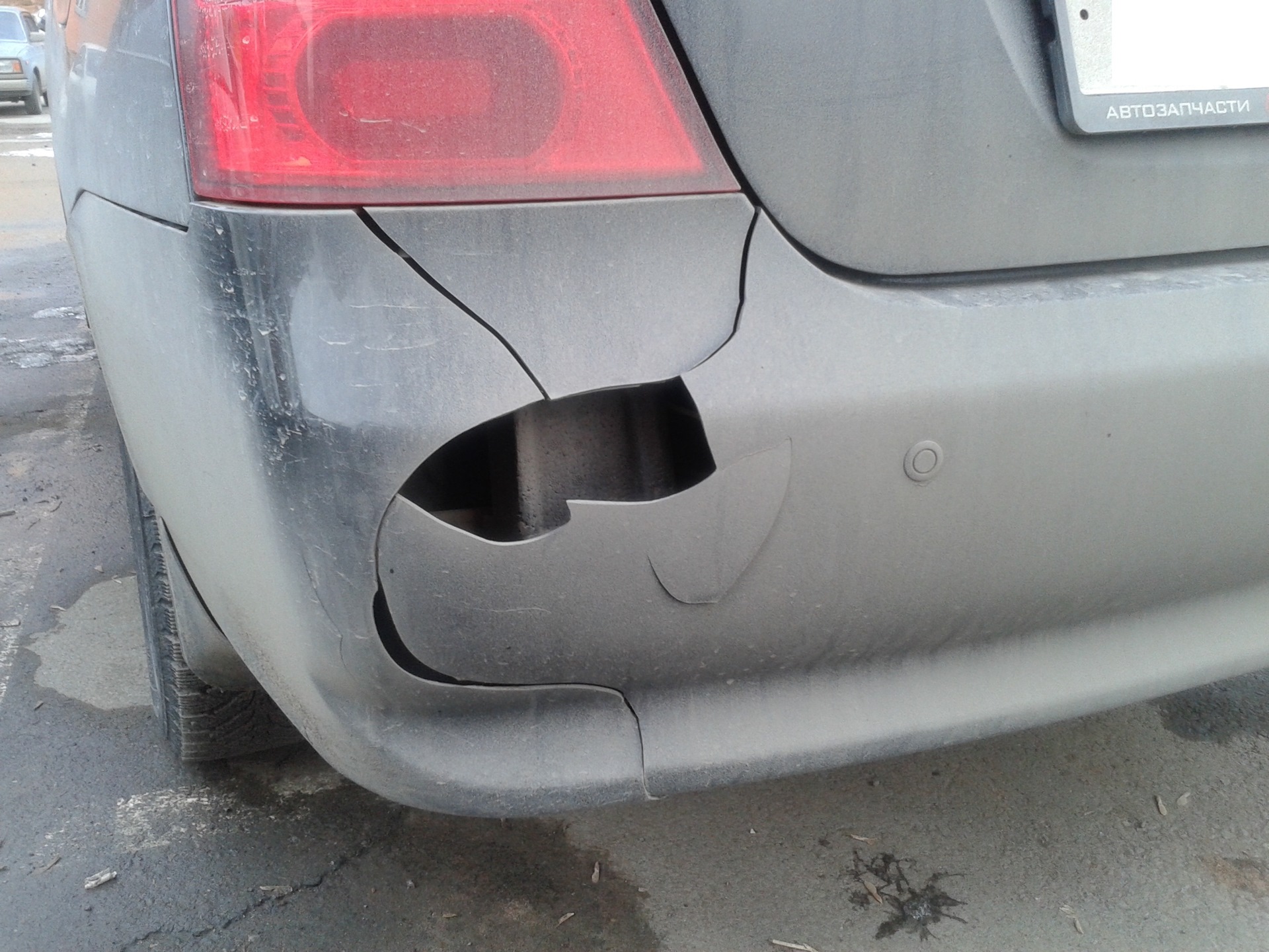 Лифан 530 крепление заднего бампера. Бампер лифан бриз 520. Лифан бриз 2008 задний бампер. Как снять задний бампер лифан. Как снять задний бампер лифан.