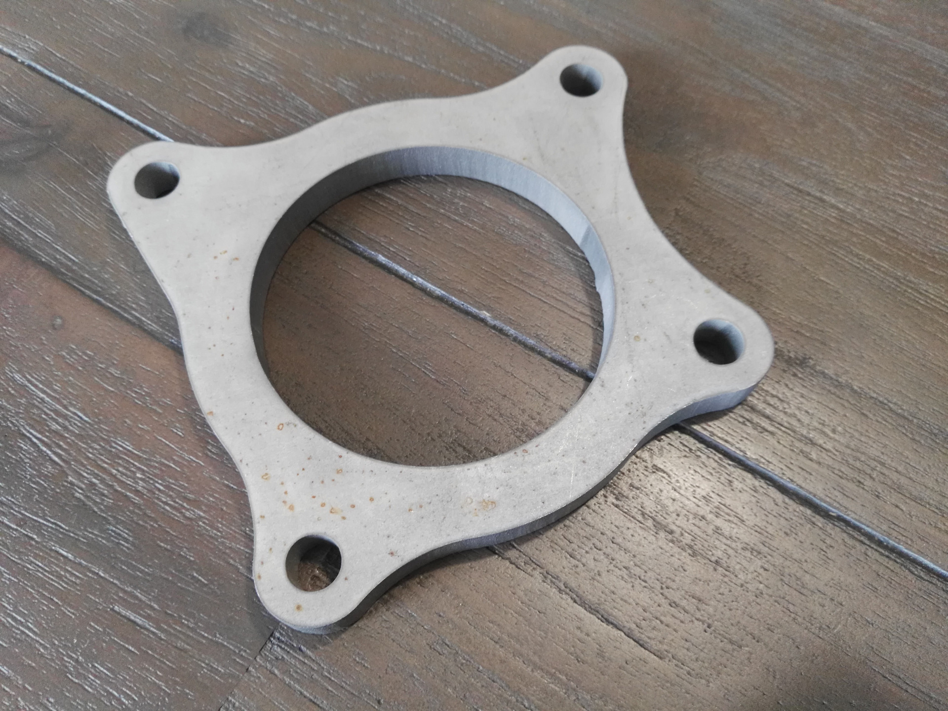 Фланец td04 ct9. Фланец турбины cummins 3. Фланец турбины к03. 7. Фланец под турбину td04l.