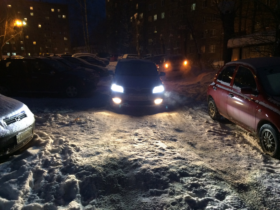 Светодиодные лампы H8 в ПТФ Шкода Рапид — Skoda Rapid (1G), 1,4 л, 2015 ...