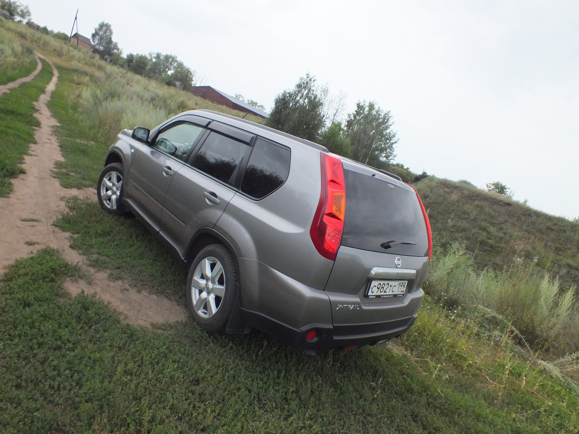 Икстрейл чита. Nissan x-Trail 2.5 Turbo 2008. Ниссан икстрейл 2010 зад.