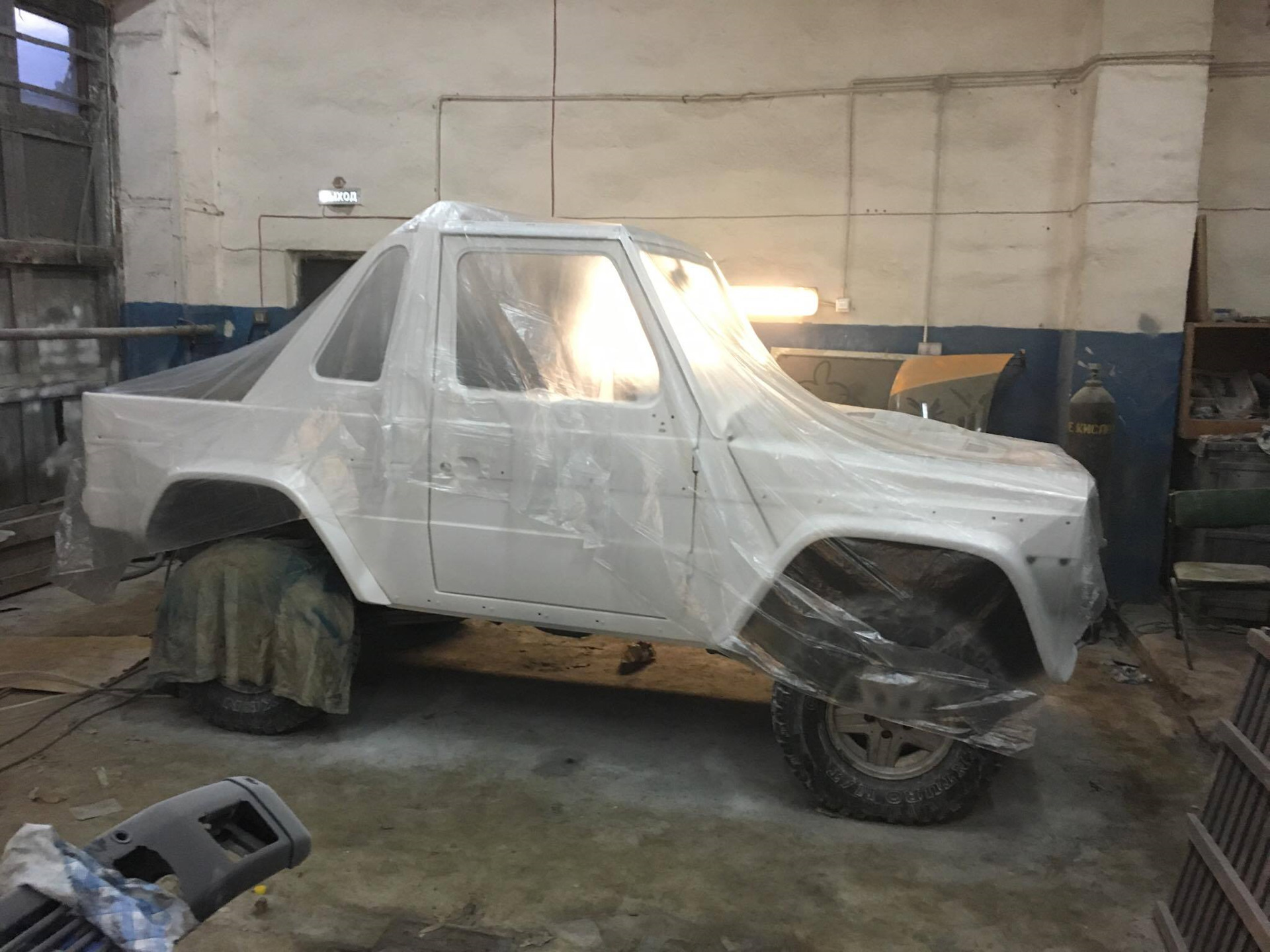 Полярный белый 149U — Mercedes-Benz G-class (W460/W461), 2,5 л., 1980 ...