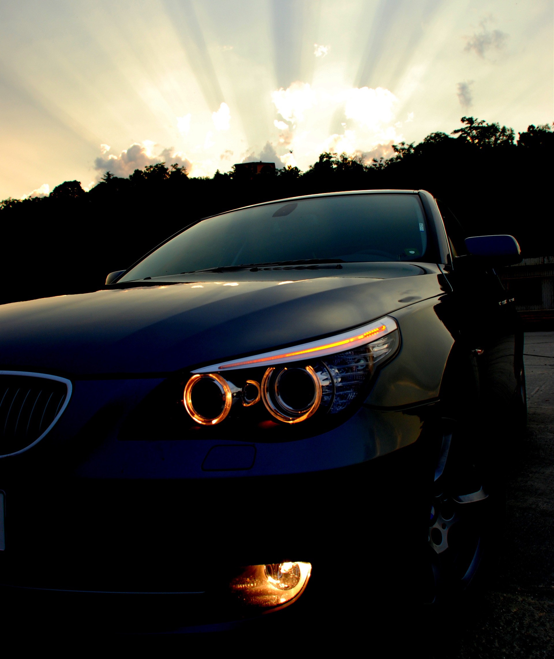 Аватарка м5. BMW e60 на аву. BMW m3 в темноте. Взгляд БМВ е60. BMW e60 Night.